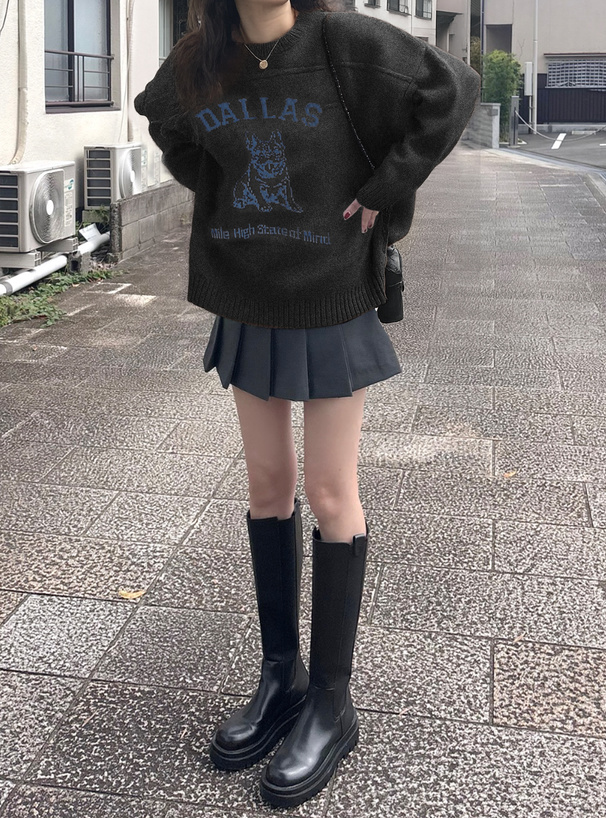 ブルドックロゴニットトップス