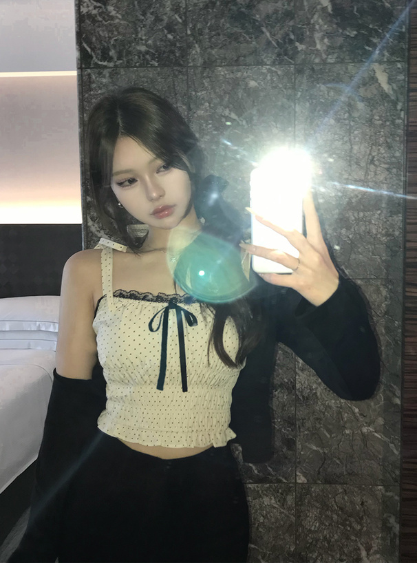 Vネックフレアスリーブシアーニットカーディガン