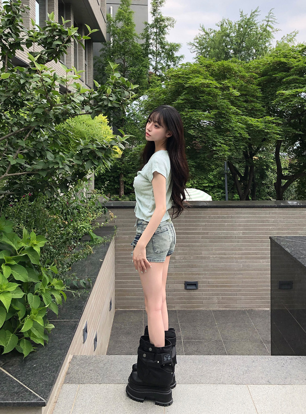 レースフロントドロストトップス