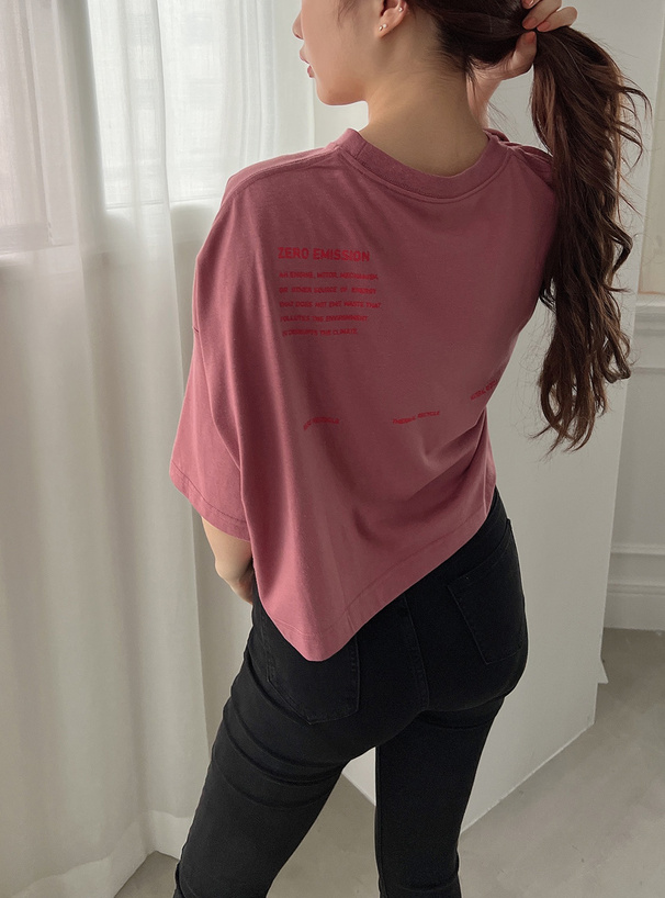 ロゴプリントドロップショルダーショート丈Tシャツ