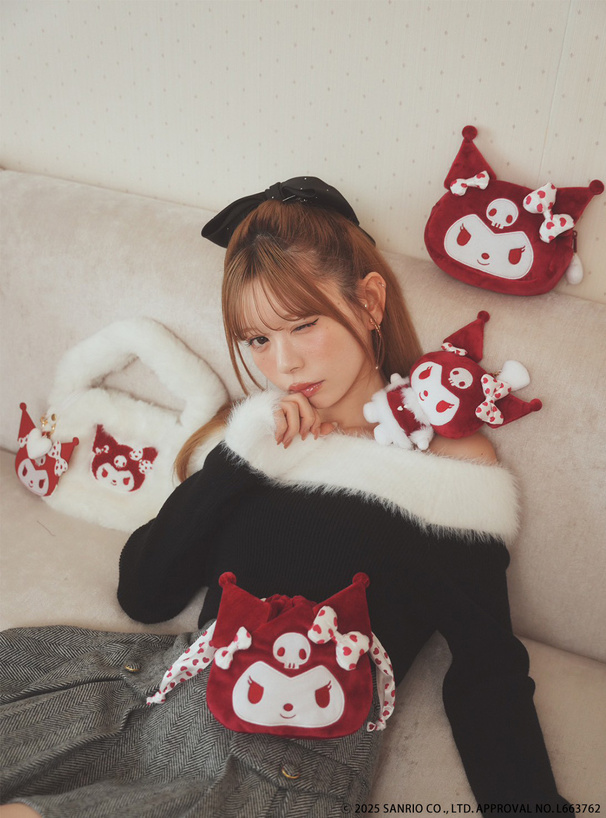 サンリオキャラクターズコラボ　クロミストラップ付きフェイスミラー