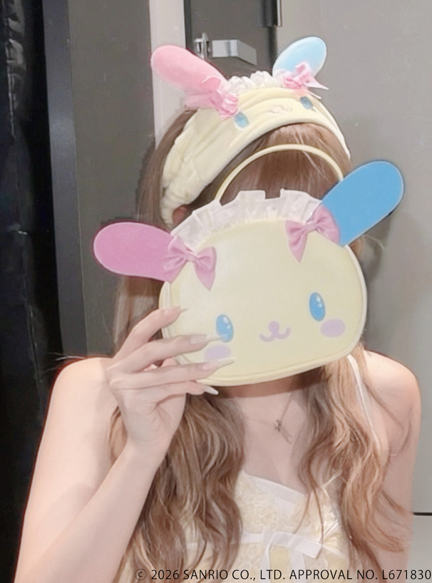 サンリオキャラクターズコラボ　ヘッドドレスウサハナフェイスミニメイクポーチ