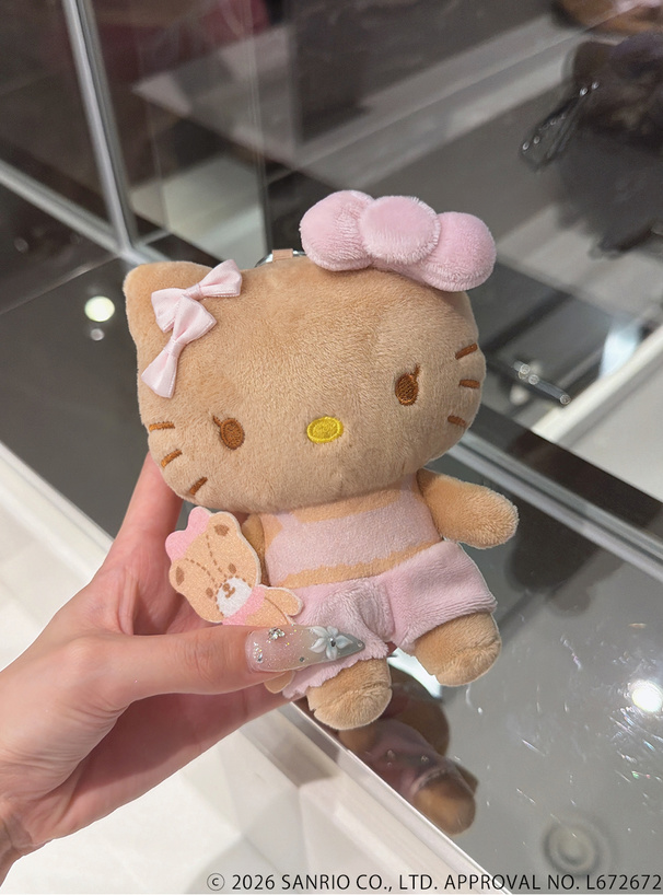 サンリオキャラクターズコラボ　ダブルピンクリボン付き日焼けハローキティマスコット