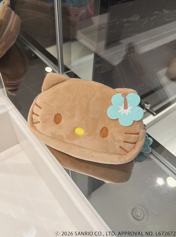 サンリオキャラクターズコラボ　ハートドット柄ハイビスカス付き日焼けハローキティフェイスポーチ