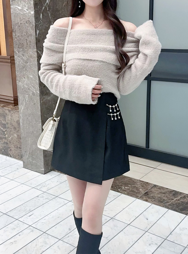 チャーム付きラップ風台形キュロット