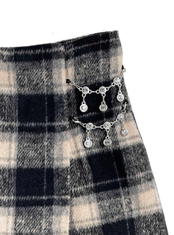 チャーム付きチェック柄ラップ風台形キュロット[ta310a] | レディース
