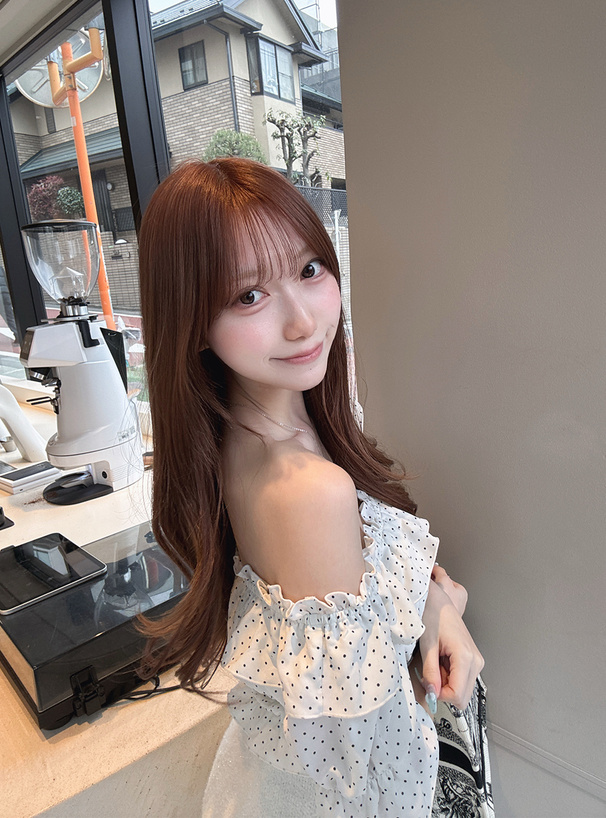 ドット柄オフショルダーフリルトップス