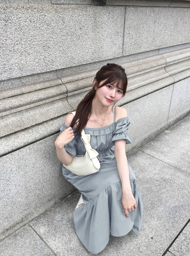 フリルオフショルダーフレアワンピース