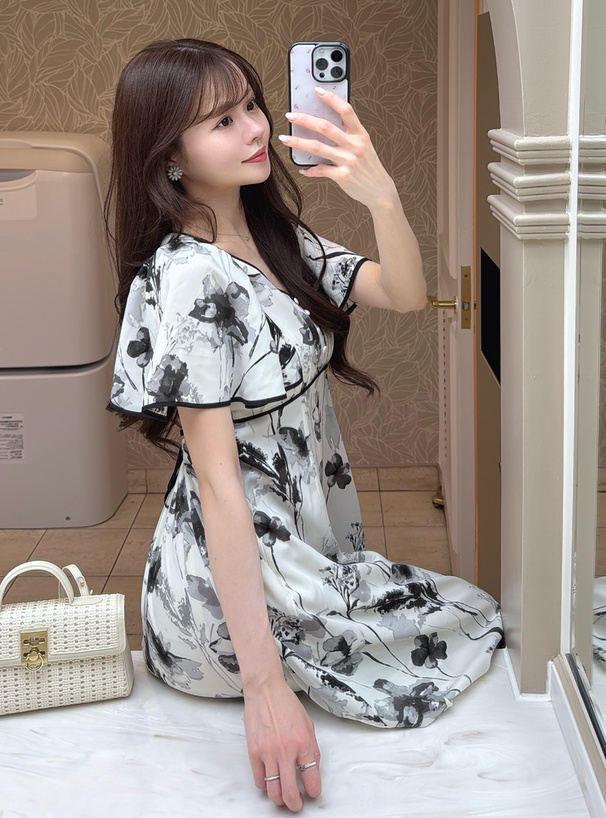 花柄パイピングバックレースアップワンピース