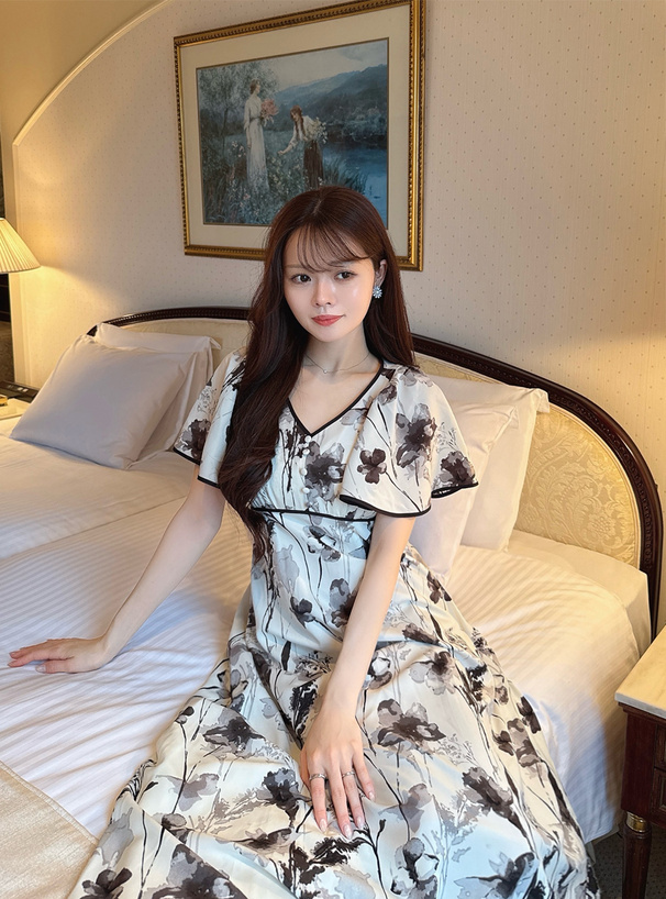 花柄パイピングバックレースアップワンピース