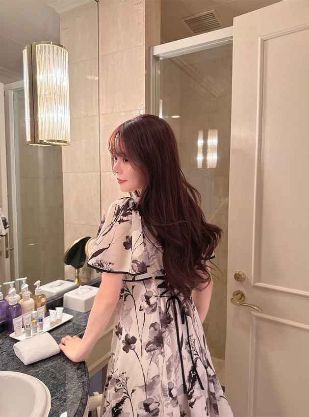 花柄パイピングバックレースアップワンピース