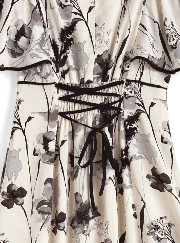 花柄パイピングバックレースアップワンピース