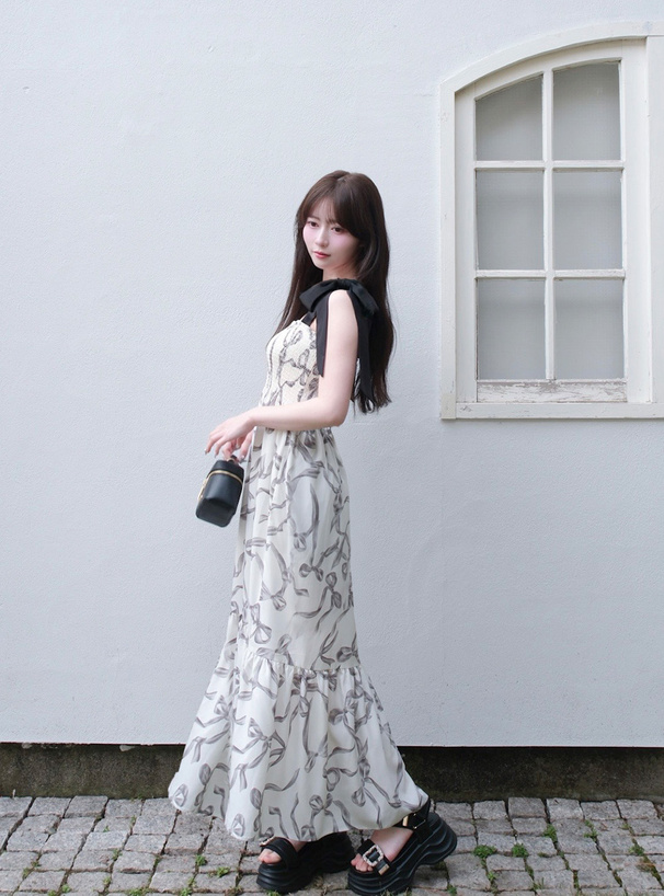 リボン柄ショルダーリボンシャーリングワンピース