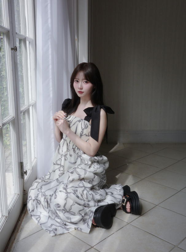 リボン柄ショルダーリボンシャーリングワンピース