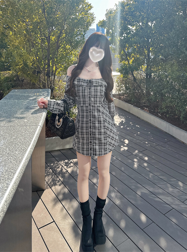 チェック柄オフショルダーミニワンピース