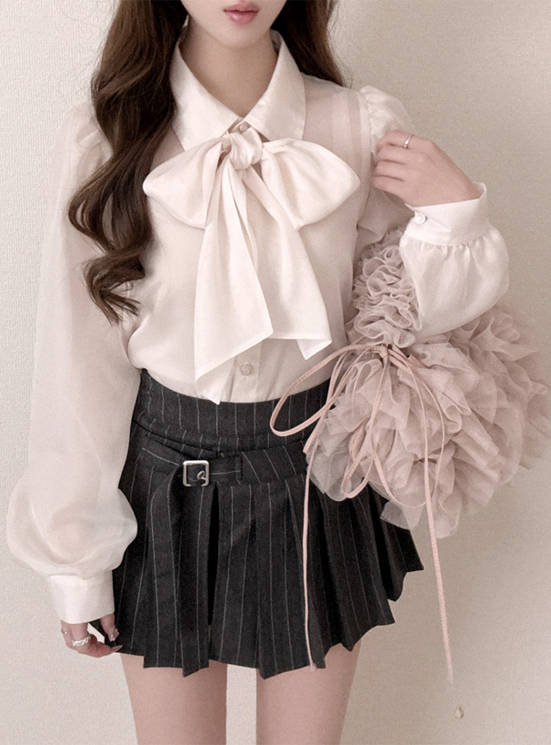 リボン付きシアーブラウス