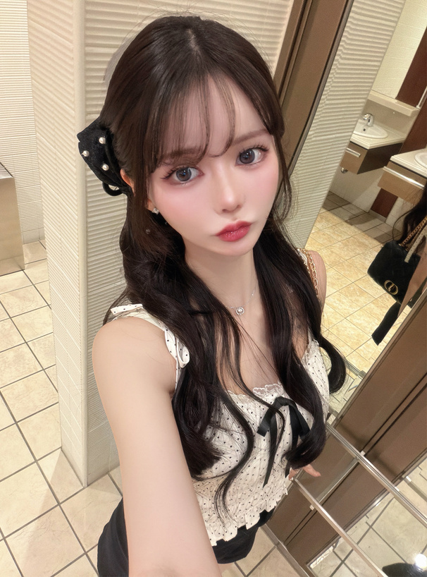 ドット柄ショルダーリボンシャーリングキャミソールトップス