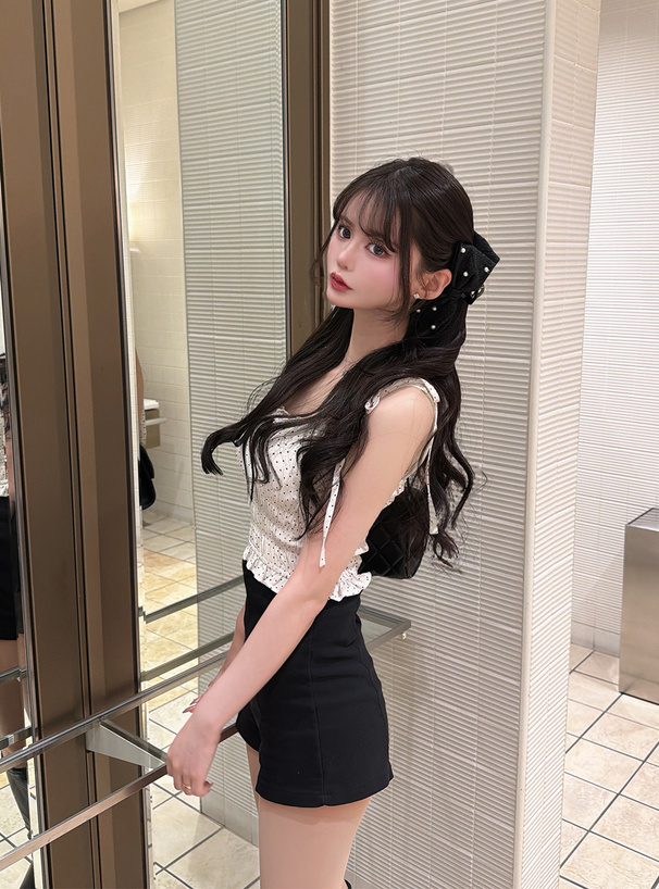 ドット柄ショルダーリボンシャーリングキャミソールトップス