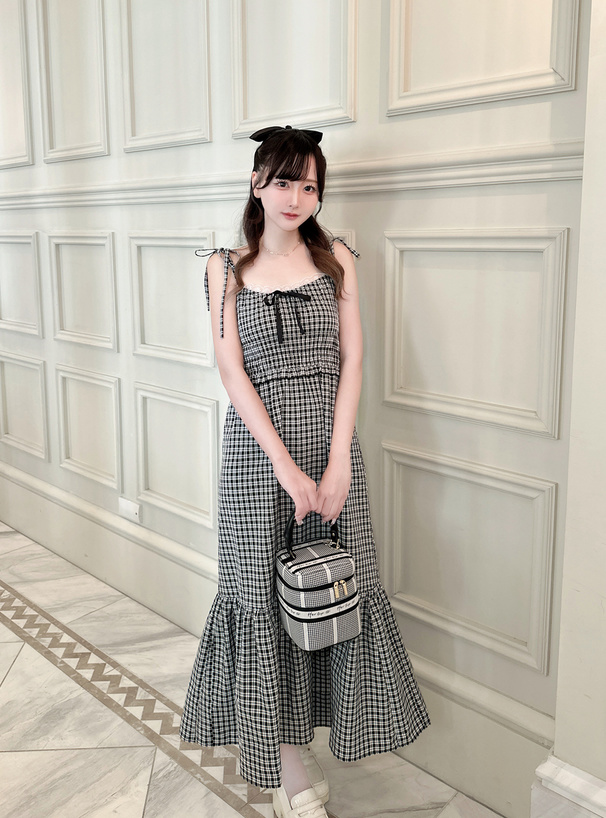 チェック柄ショルダーリボンシャーリングキャミソールワンピース