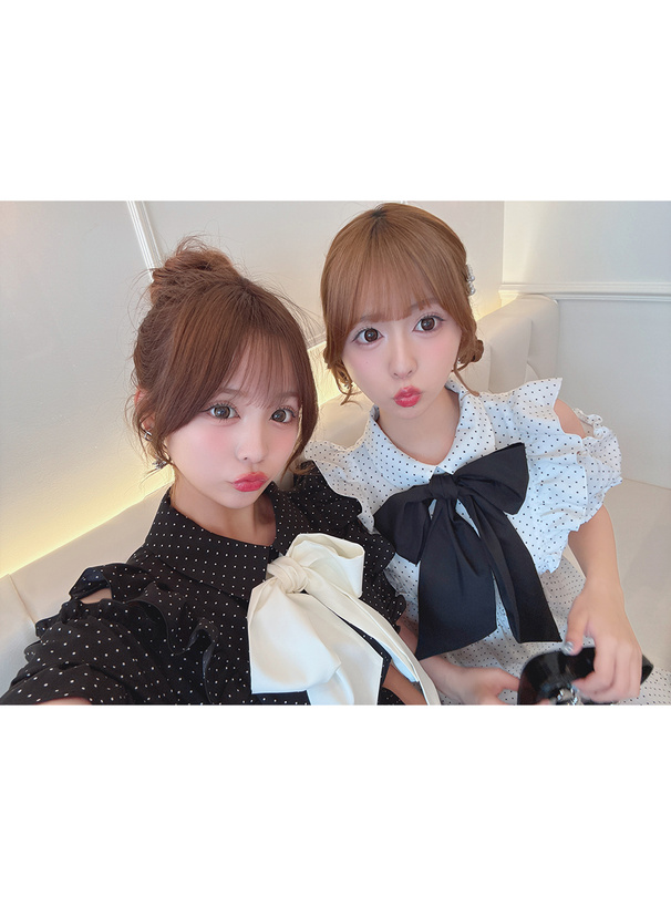 リボンタイ付きドット柄ショルダーオープンフリルワンピース