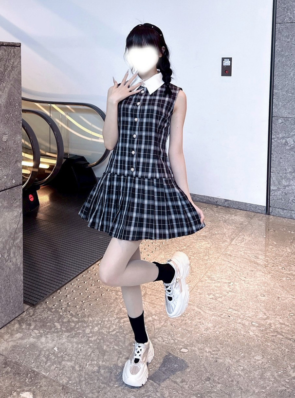 チェック柄ノースリーブプリーツミニワンピース
