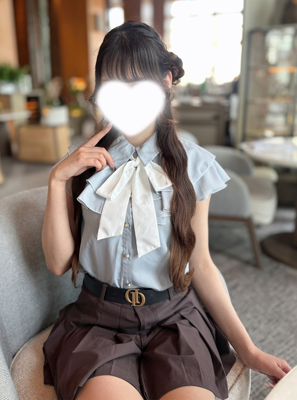 リボンタイ付きダブルフリルブラウス