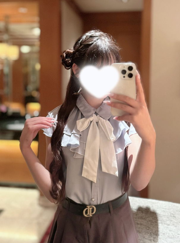 リボンタイ付きダブルフリルブラウス