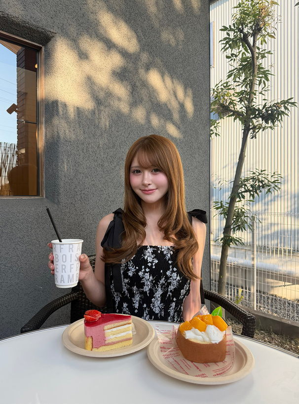 花柄リボンショルダーシャーリングキャミソールトップス
