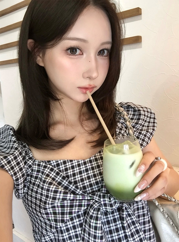 リボンデザインフリルブラウス