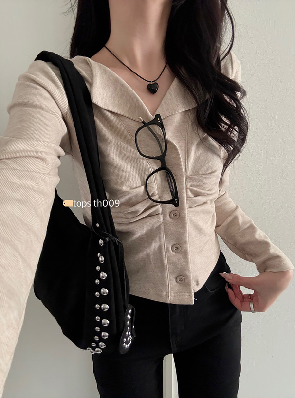 オープンカラーフロントギャザートップス