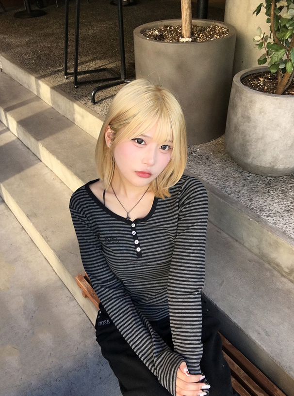 ロゴ刺繍ボーダー柄ヘンリーネックトップス