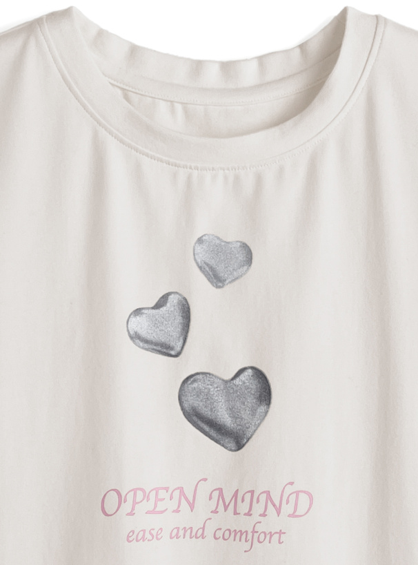 ハートロゴプリントショート丈Tシャツ
