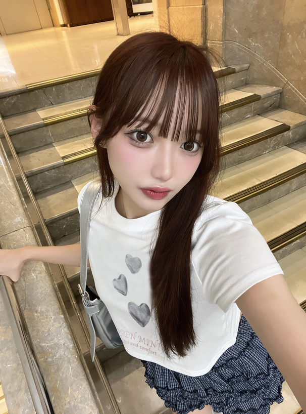 ハートロゴプリントショート丈Tシャツ