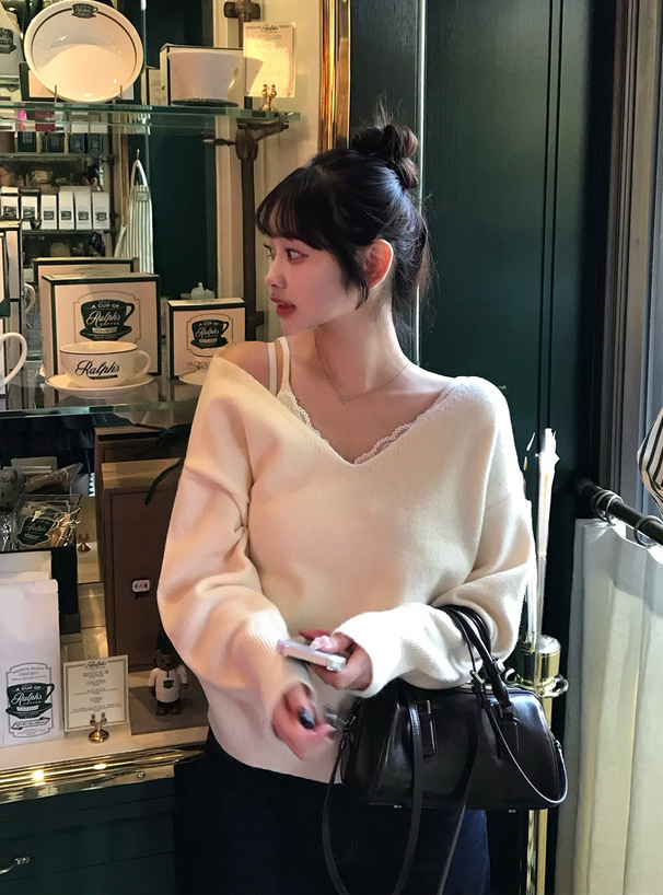 2WayVネックトップス×レースキャミソールニットアンサンブル