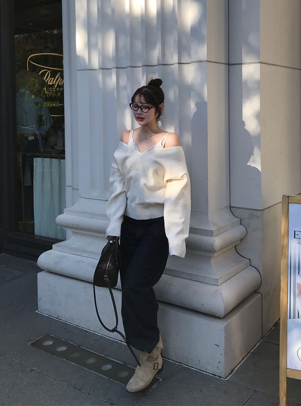 2WayVネックトップス×レースキャミソールニットアンサンブル