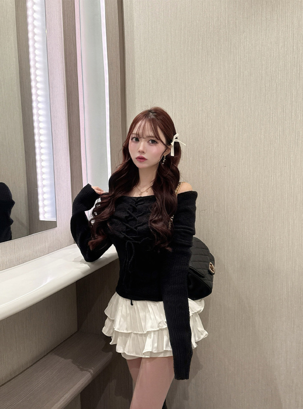 レースアップオフショルダーニットトップス