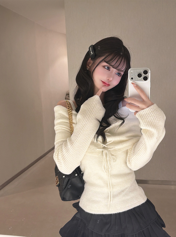 レースアップオフショルダーニットトップス