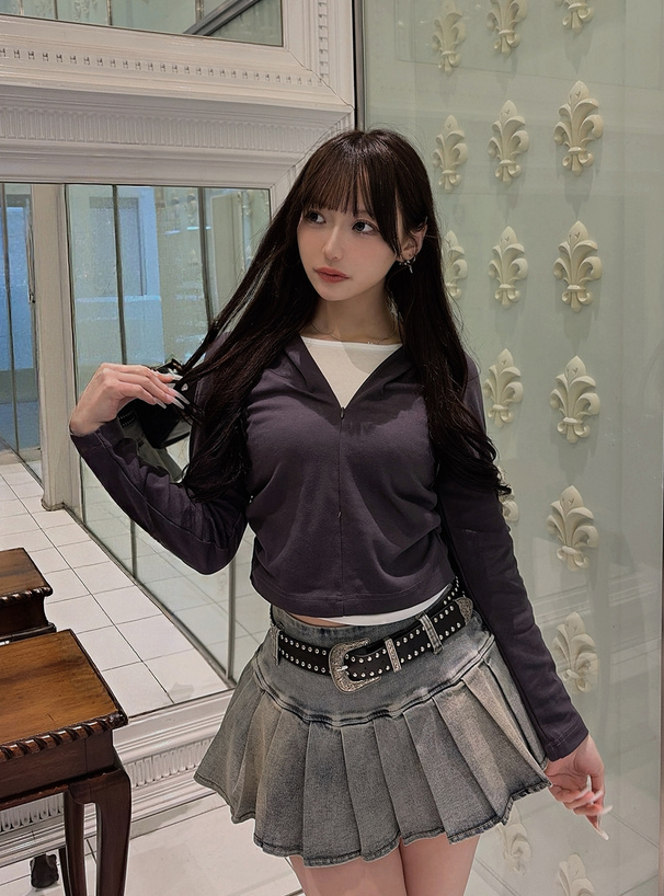 フード付きレイヤード風ハーフジップトップス