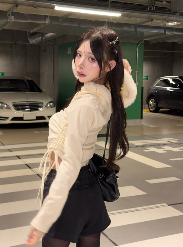 ファーフードサイドドロストトップス