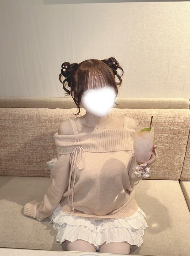 オフショルダーリボンニットトップス
