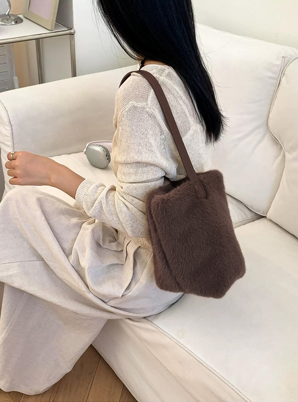 ファーワンハンドルバッグ