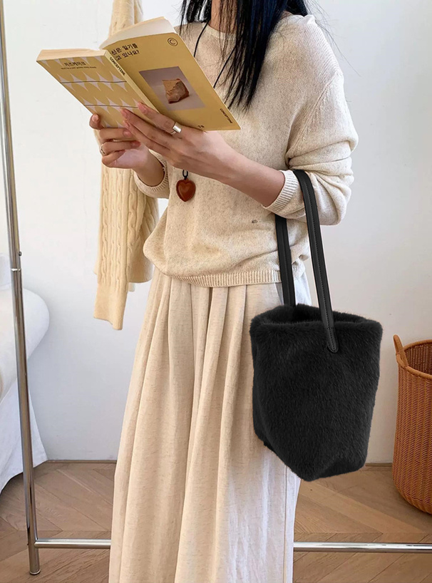 ファーワンハンドルバッグ