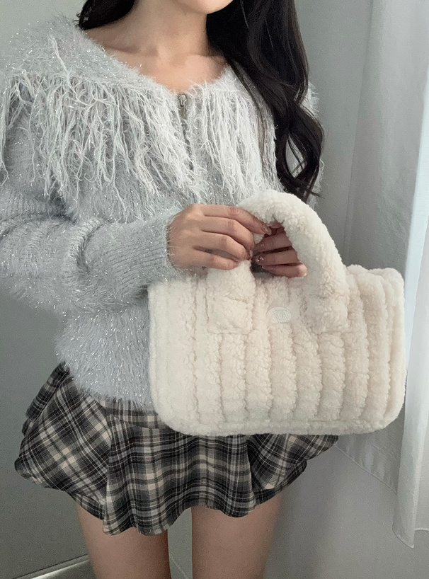 ロゴ刺繍ボアハンドバッグ