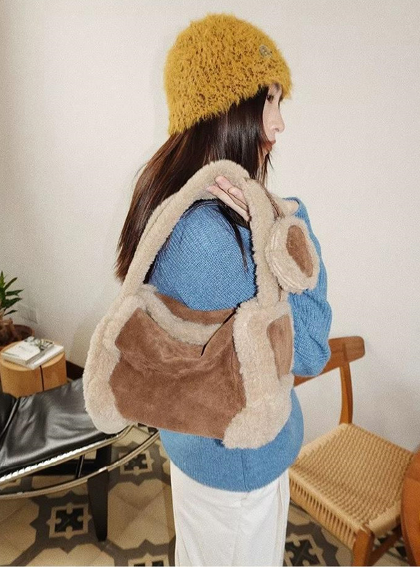 ポーチ付きムートンスクエアバッグ