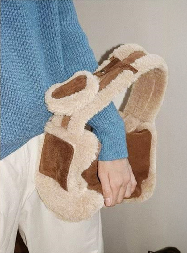 ポーチ付きムートンスクエアバッグ