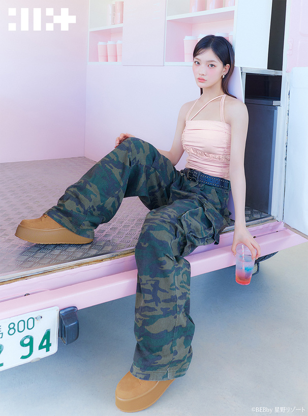 ILLIT アイリット BEB スタッズレザーベルト