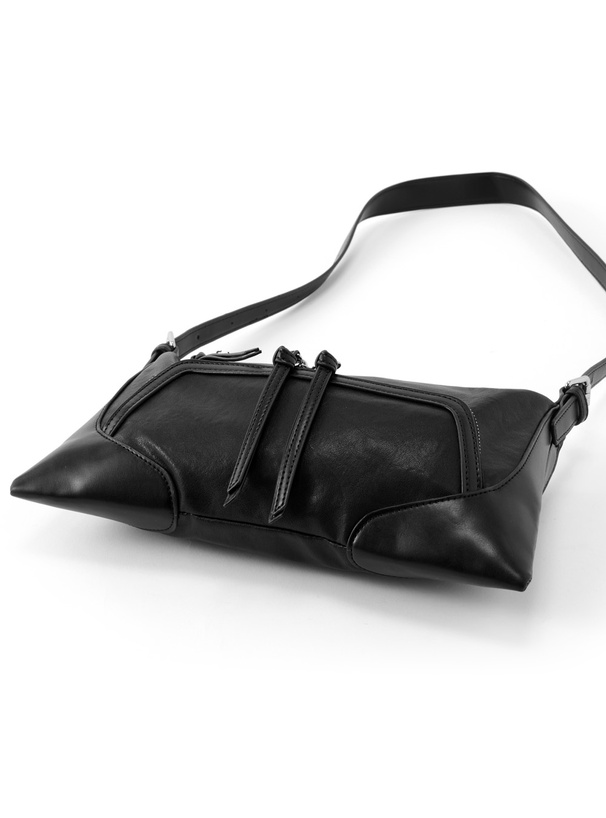 レザーショルダーバッグ