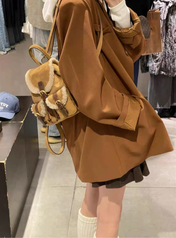 スエードボアリュック