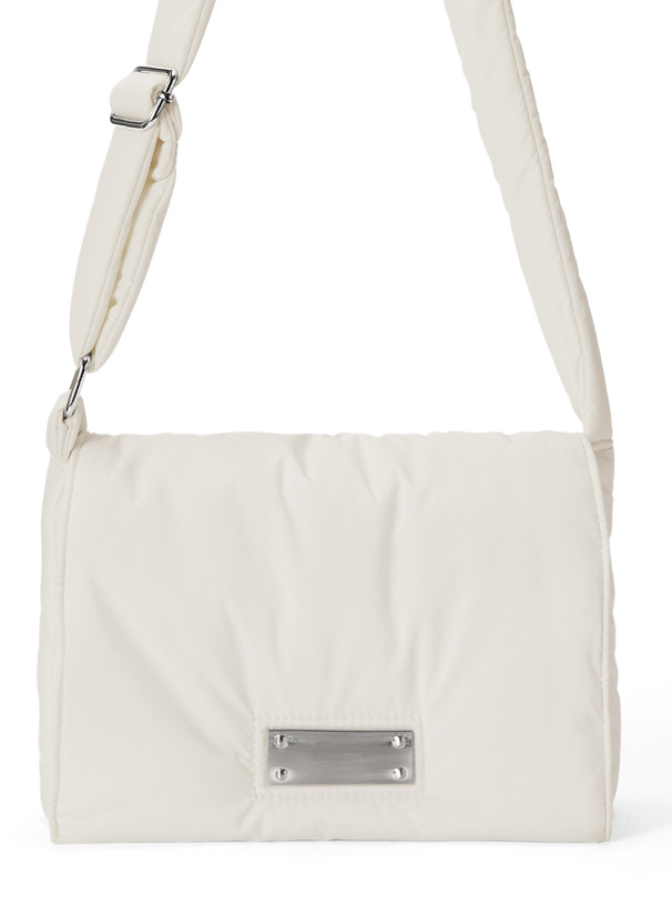 プレート中綿ダウンショルダーバッグ