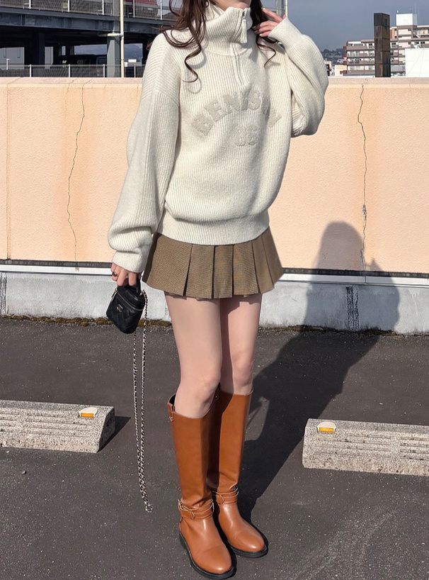 ロゴサガラ刺繍ハーフジップニットトップス